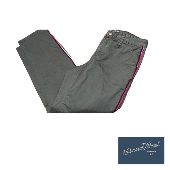 Universal Threads | Olive Cargo Pants | Size 6/28 - Picture 1 of 4